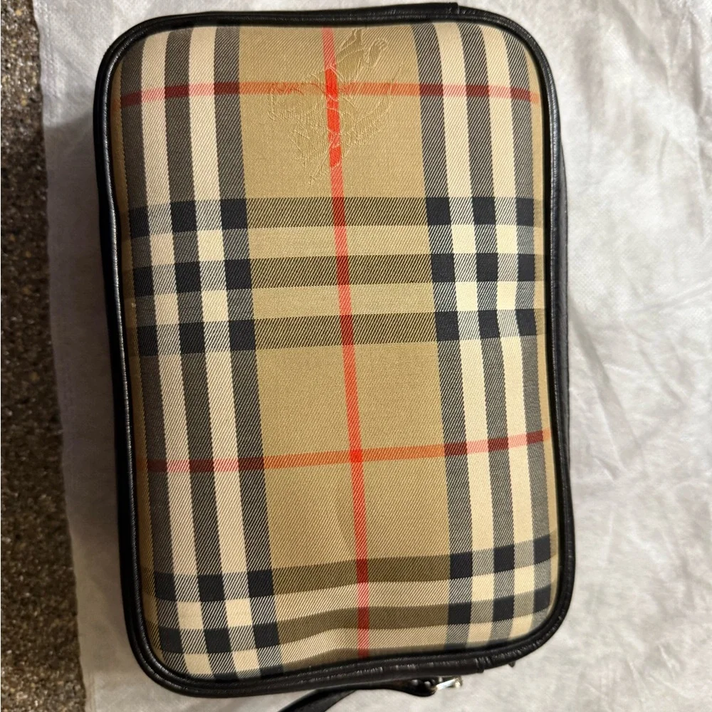 Burberry Vintage Nova Check Plaid Wristlet Bag 👜✨ - Picture 2 of 11